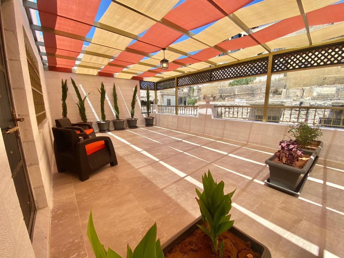 Villa Mira Guesthouse 2 - Downtown Central Amman - Al Diyrih Kültér fotó