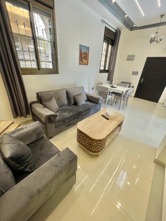 Villa Mira Guesthouse 2 - Downtown Central Amman - Al Diyrih Kültér fotó